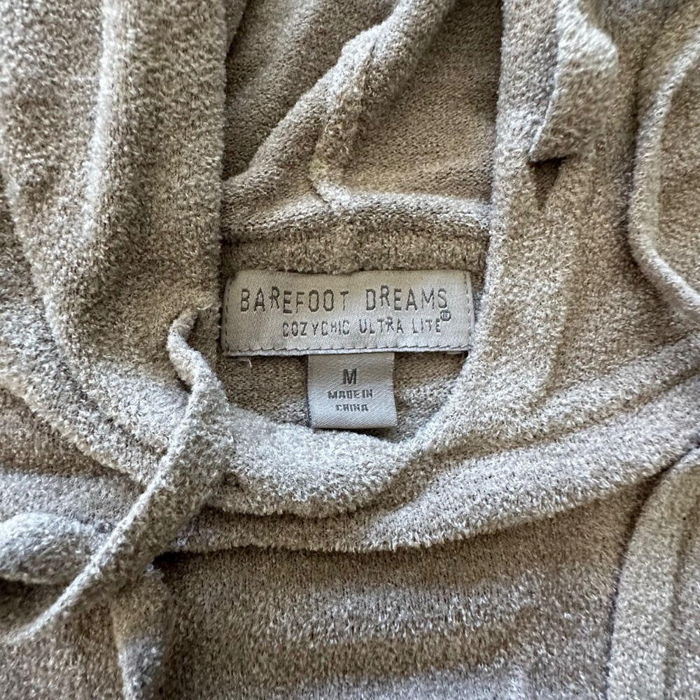 Barefoot Dreams cropped hoodie Medium - like new